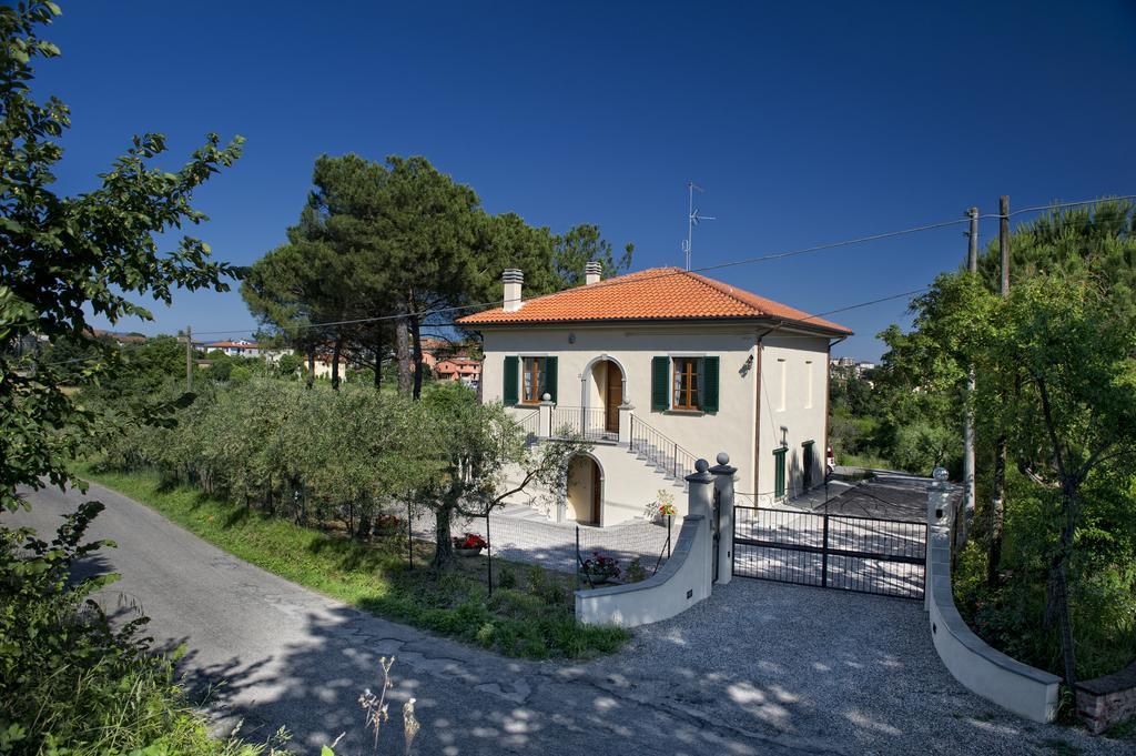 Villa Tancredi โฟยาโน เดลเล เคียนา ภายนอก รูปภาพ